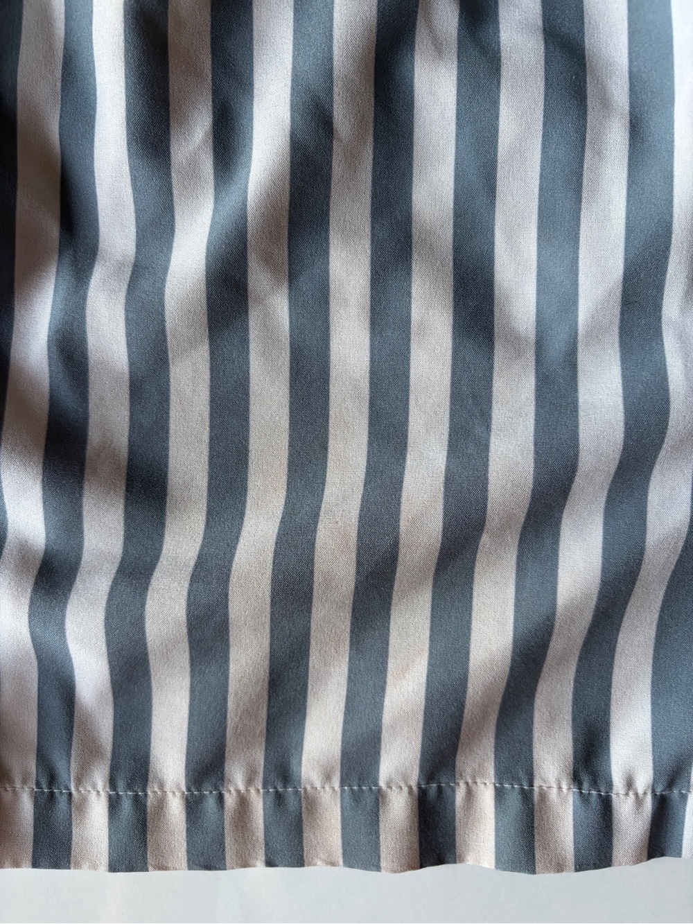 Thrst swim trunks white blue striped shorts mesh lining men’s size large *flaw - Picture 2 of 7